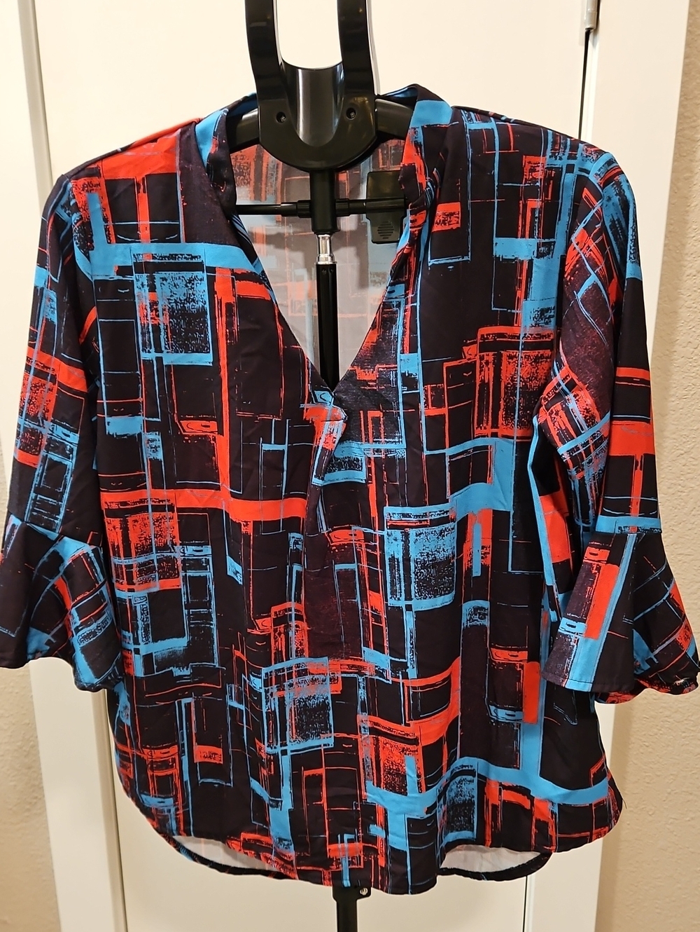 Women’s Geometric Print Blouse in Red & Blue & Black